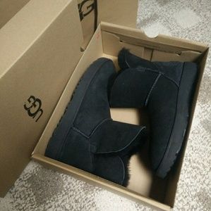 100% Authentic Ugg boot W Classic cuff mini